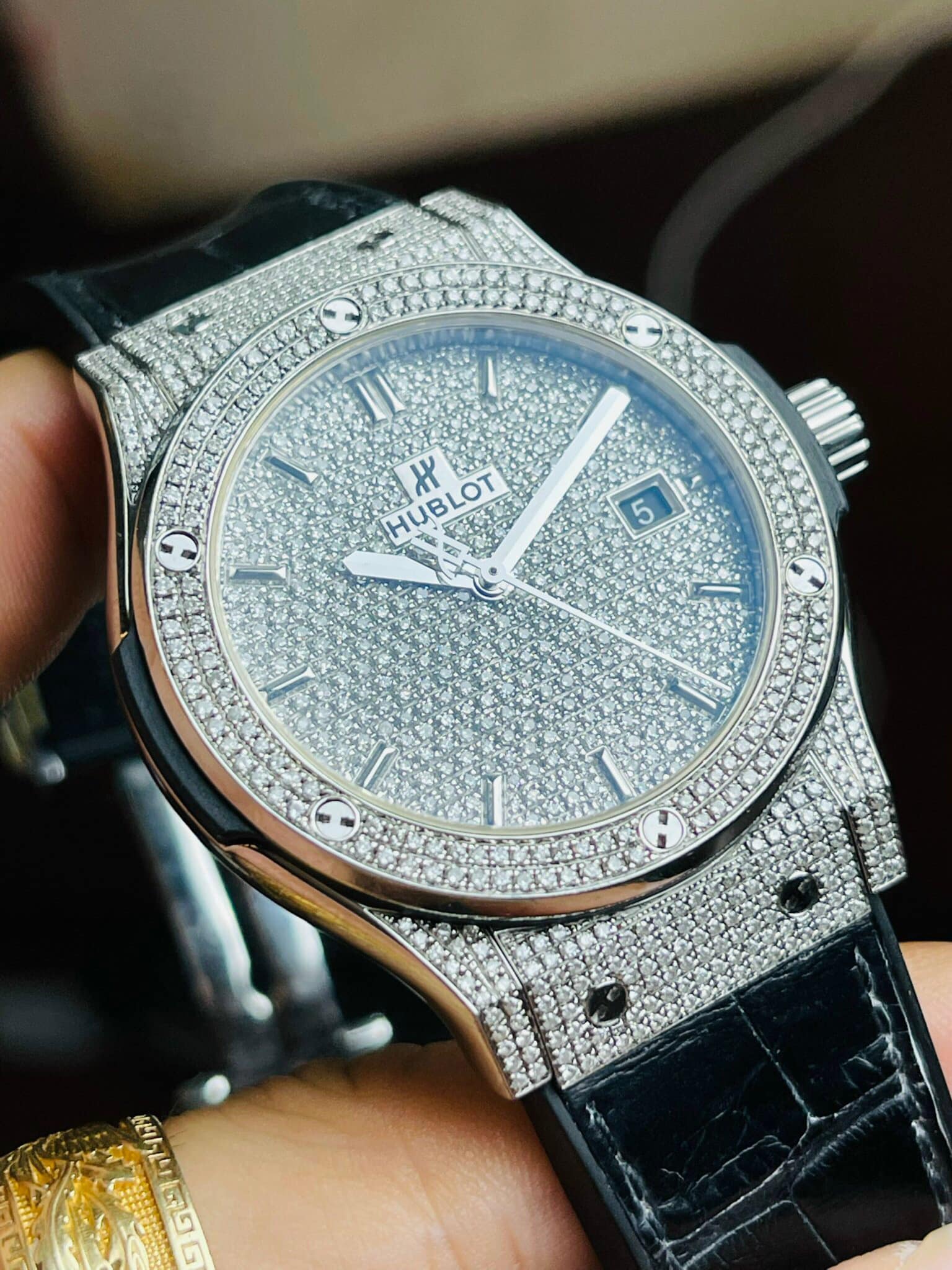 Hublot classic fusion hot sale full diamond